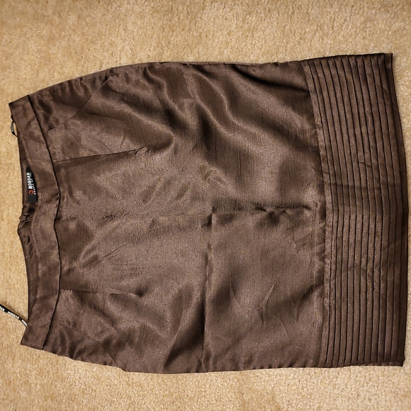 Morgan skirt, size 8 - Picture 2 of 3